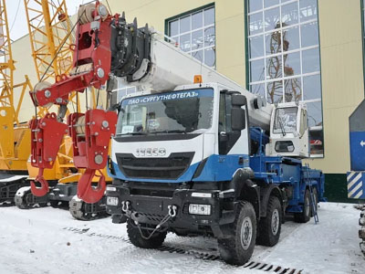 ЧМЗ выводит на рынок автокран грузоподъемностью 60 тонн