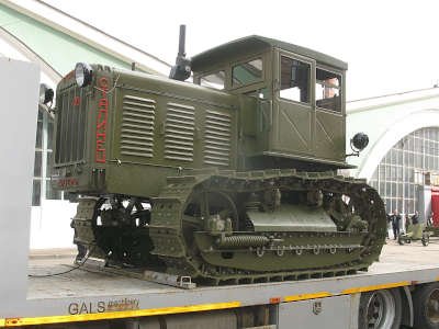 В Музее военной техники Великой Отечественной войны «Моторы войны» показали легендарный тягач «Сталинец С-65»