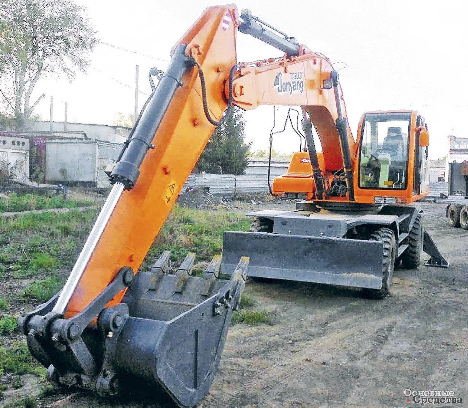 Экскаватор JYL 210E, выпускаемый китайской компанией Guizhou Jonyang Kinetics Co. Ltd, перерабатывает 180–230 м[sup]3[/sup]/ч условного грунта