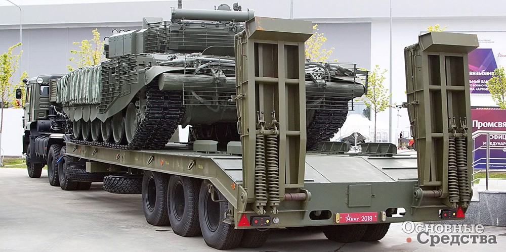КАМАЗ-65225 в паре с ЧМЗАП-9990-073-02 (3-ППТ-55) с танком Т-72
