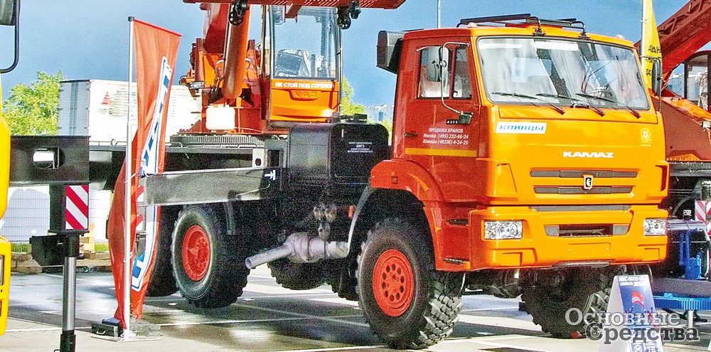 25-тонный автокран «Клинцы» с рабочей платформой на шасси КАМАЗ