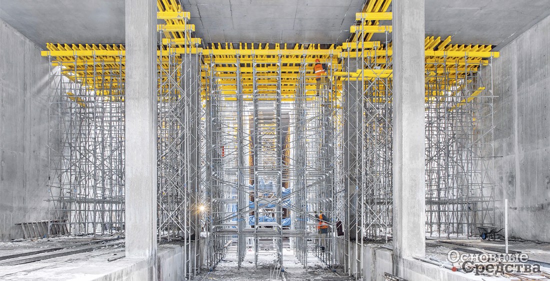 Опалубка для бетонирования плоского перекрытия на строительстве одной из станций метро