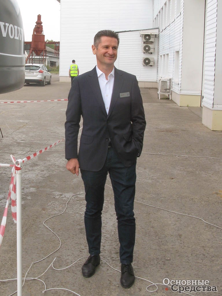 Андрей Комов, генеральный директор Volvo CE в России, лично присутствовал на конкурсе