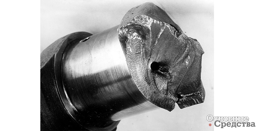 Вид излома коленчатого вала двигателя ЗИЛ-136 по последней щеке