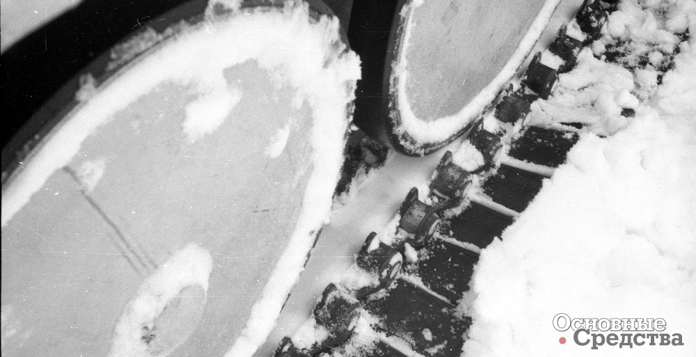 Движитель ГАЗ-47 в снегу