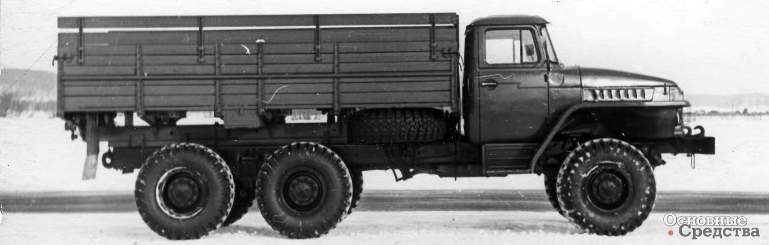 Урал-375Н №1 (вид справа)