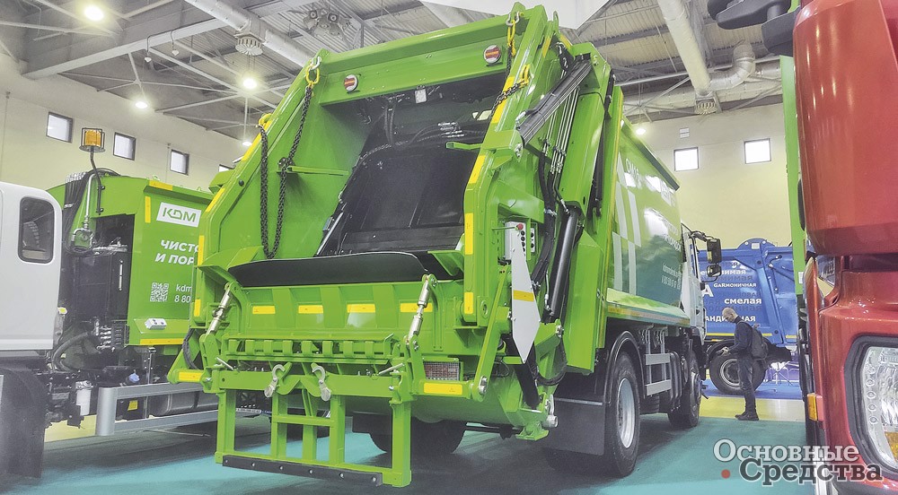 Модификация мусоровоза СМ 16 смоленского «Завода КДМ» на шасси МАЗ в версии «Стандарт»