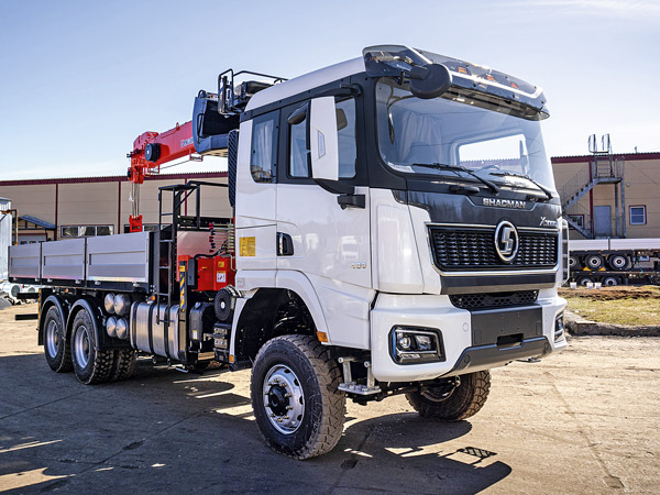 Посетители выставки ComAutoTrans испытают технику в деле