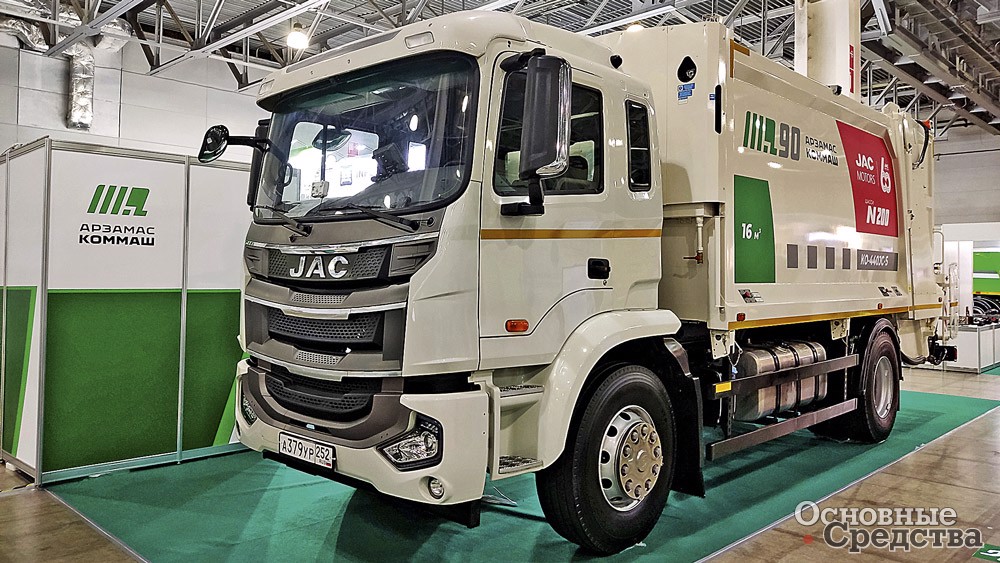 Арзамасский 16-кубовый мусоровоз КО-440JC-S на шасси JAC N200 4x2