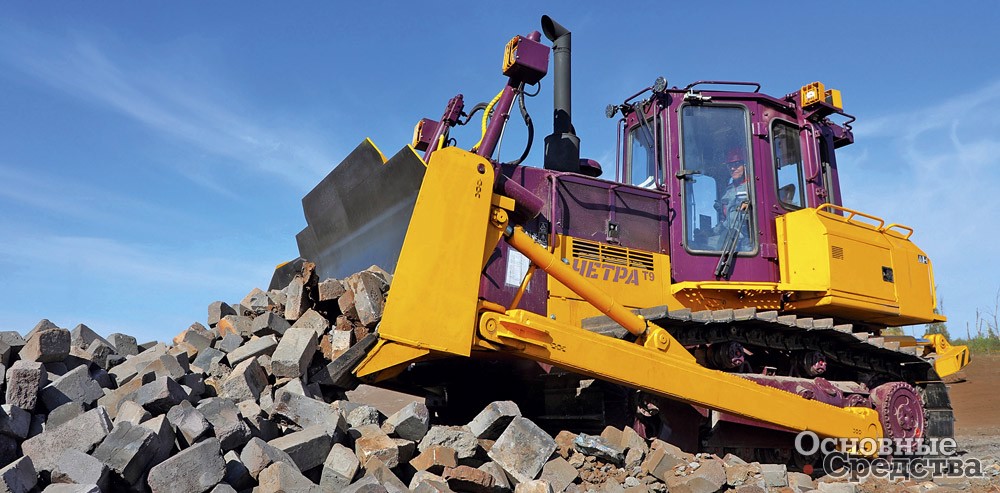 Условно компактный бульдозер ЧЕТРА