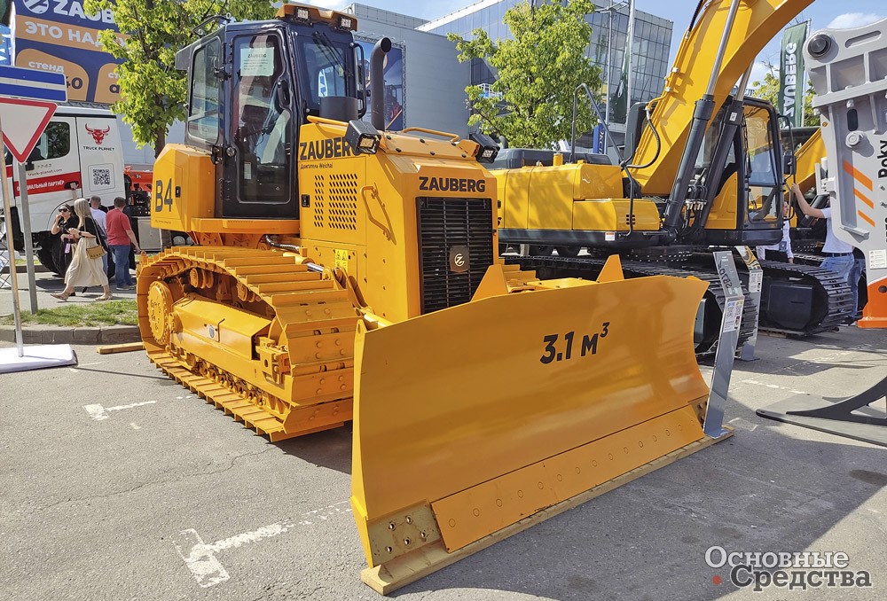 Условно компактный бульдозер Zauberg B4 с ГСТ и поворотным отвалом