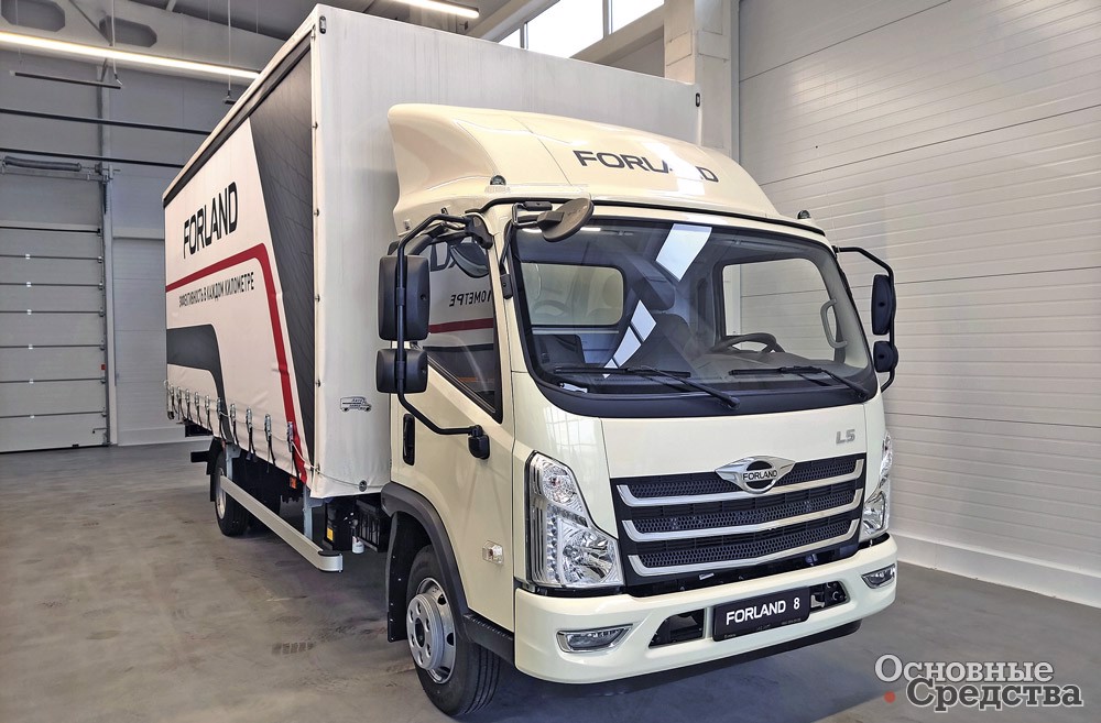 Forland 8 с колесной базой 4500 мм и тентованным фургоном объемом 35,9 м[sup]3[/sup]