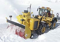 Новая техника в борьбе со снежными заносами