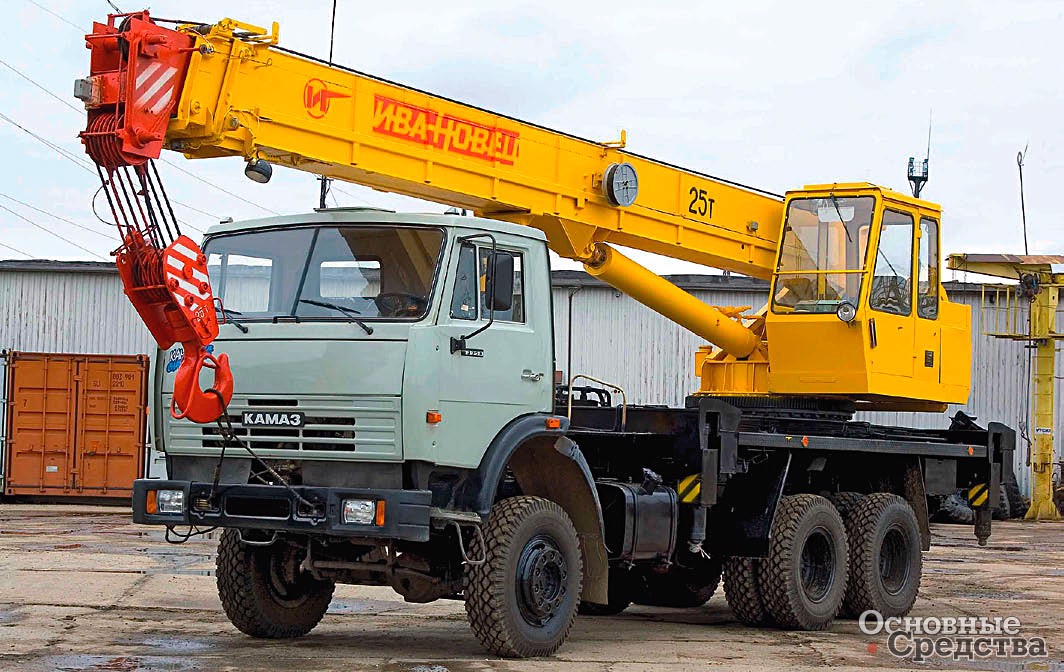 25-тонный кран на полноприводном шасси КамАЗ-53228