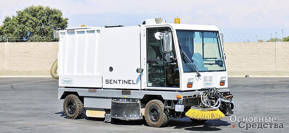 Вакуумно-подметальная машина с безводным пылеподавлением Tennant Sentinel