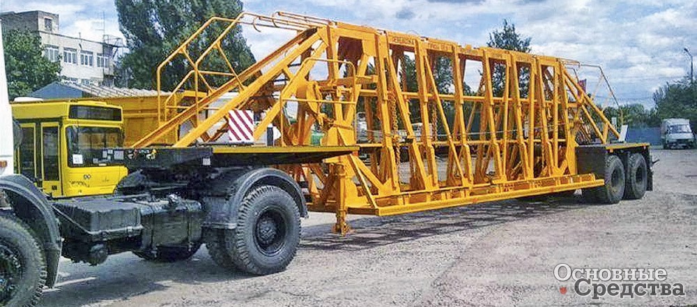 Для транспортировки бетонных панелей в составе автопоезда минские конструкторы разработали полуприцеп МАЗ-998500-010-01
