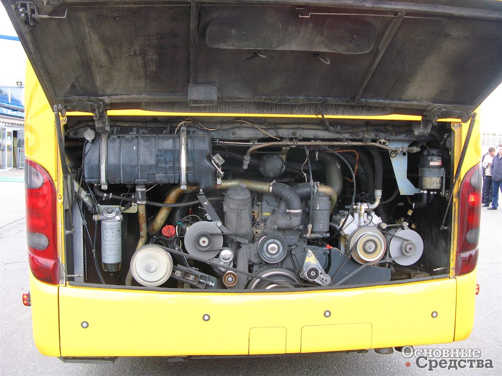 Двигатель автобуса