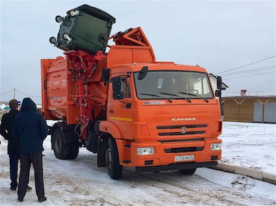 В Оренбургской области представили мусоровозы Ряжского авторемонтного завода