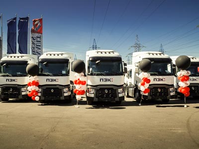 Первая поставка грузовиков Renault  Trucks серии Т 4Х2 для компании «Авто-ПЭК»