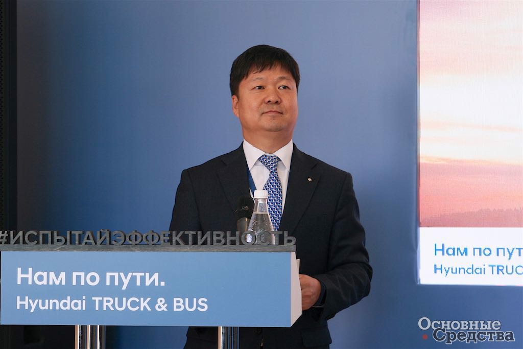 Генеральный директор Hyundai Truck and Bus Rus г-н Ким Ик Донг