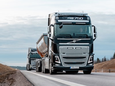 Volvo Trucks помогает водителям держать дистанцию c новой функцией Distance Alert