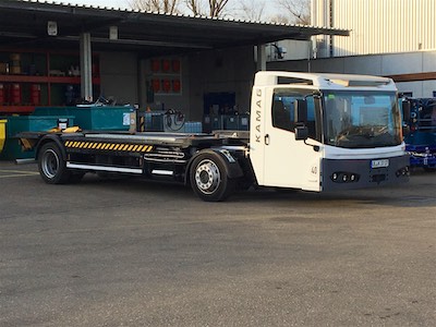 Kamag выводит на рынок грузовик-ранжировщик с электродвигателем