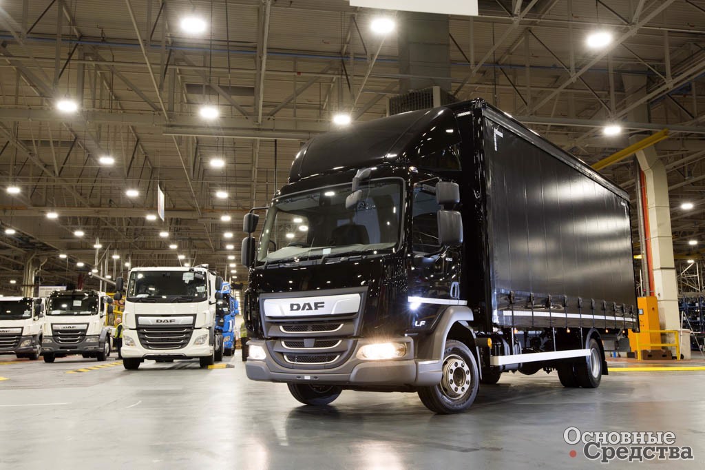 Завод Leyland Trucks выпустил свой 10000-й автомобиль с заводским "кузовом PACCAR". Автомобиль будет эксплуатироваться компанией Hallam Express из Шеффилда