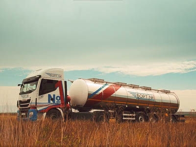 Владельцы грузовых автопарков в России все чаще выбирают газовые IVECO Stralis. Опыт компании «Борт №1»