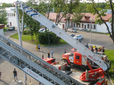 На ВДНХ открылась выставка исторической и современной пожарной техники МЧС России