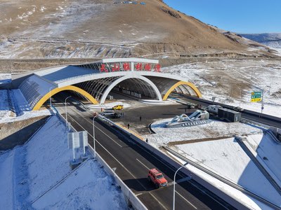 Китай построил самый длинный в мире автомобильный тоннель