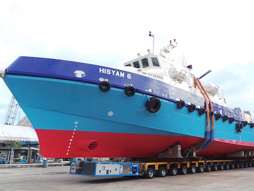 В Малайзии перевезли судно на модулях Scheuerle-Kamag