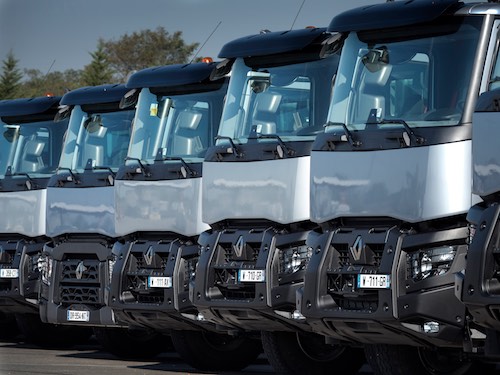 IAA 2016:  надежность и смелость на стенде Renault Trucks 