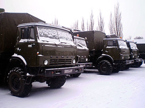 Поступившая в ЗВО партия новейших тягачей КамАЗ-65225 отправится в Калининград