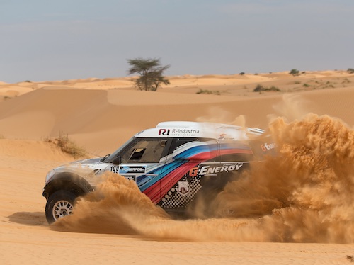 Пески восьмого этапа Africa Eco Race принесли проблемы команде G-Energy Team